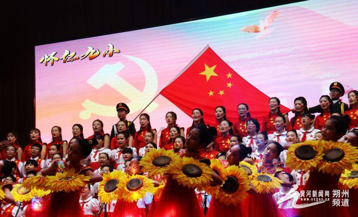他被TVB侮辱性开出年薪2000元，被迫辞职，如今戏约不断有望翻红